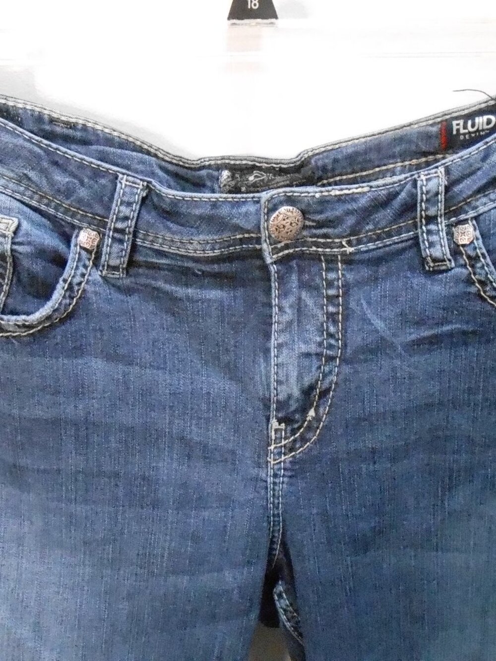 Silver Jeans Women's Med Wash Embroidered Embellished Pockets Suki High Capri-18